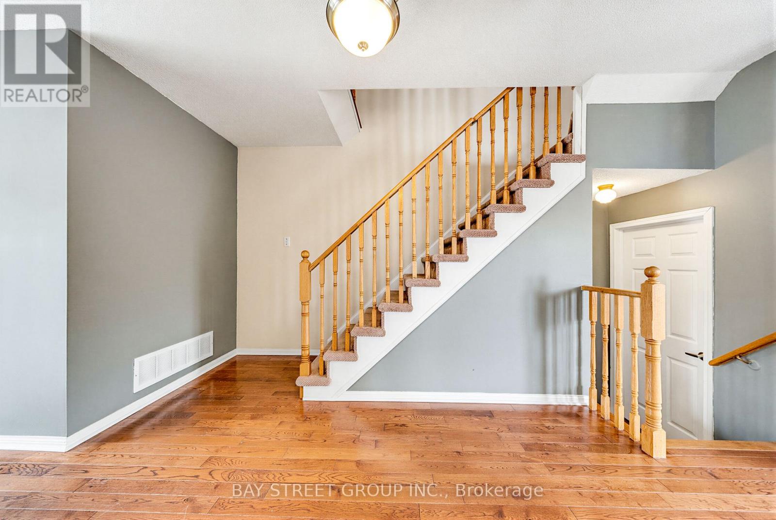 351 Ferndale Drive S, Barrie, Ontario  L4N 9Y6 - Photo 7 - S13411404