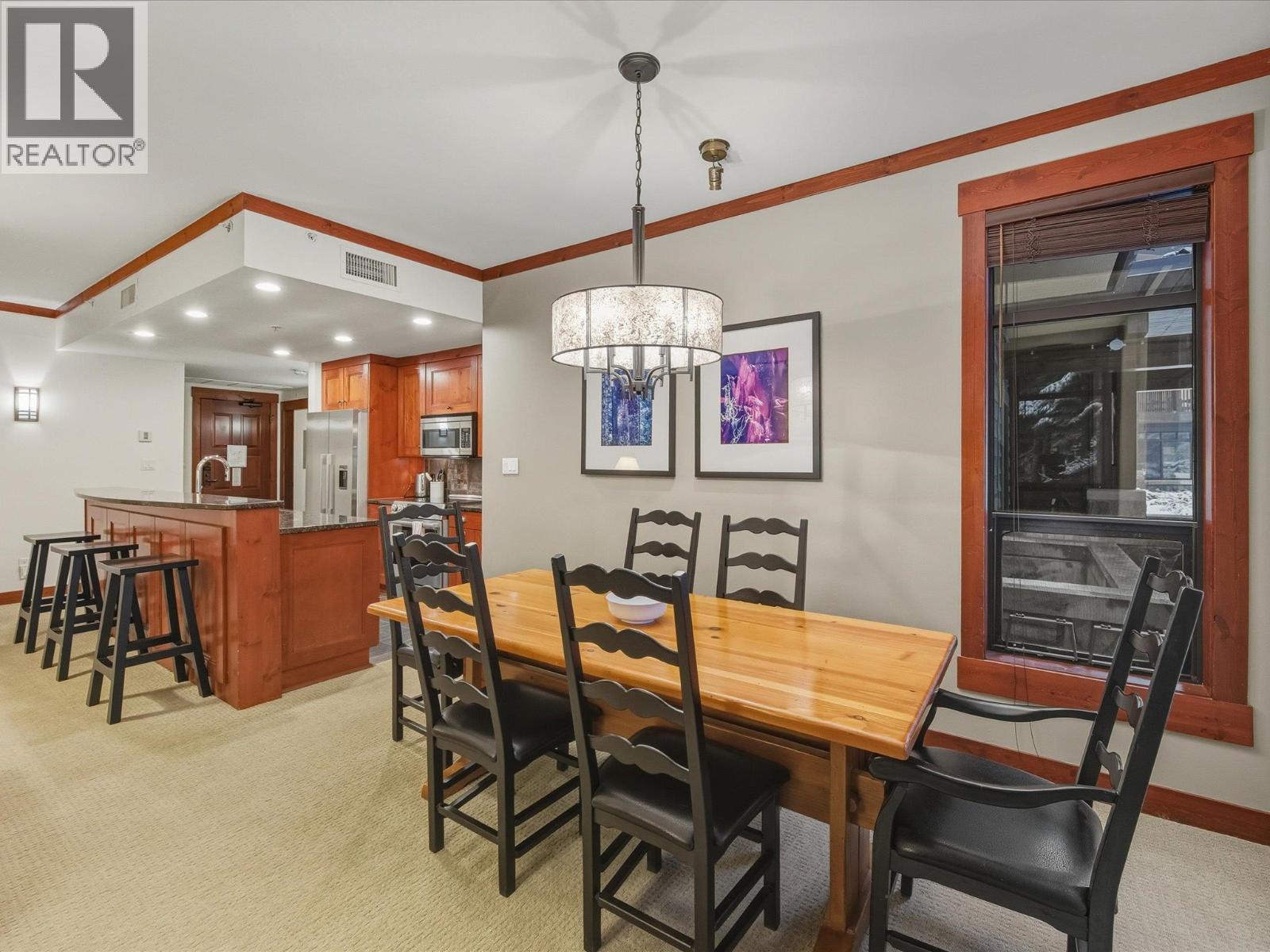 221 2202 Gondola Way, Whistler, British Columbia  V8E 0M7 - Photo 4 - R3074611