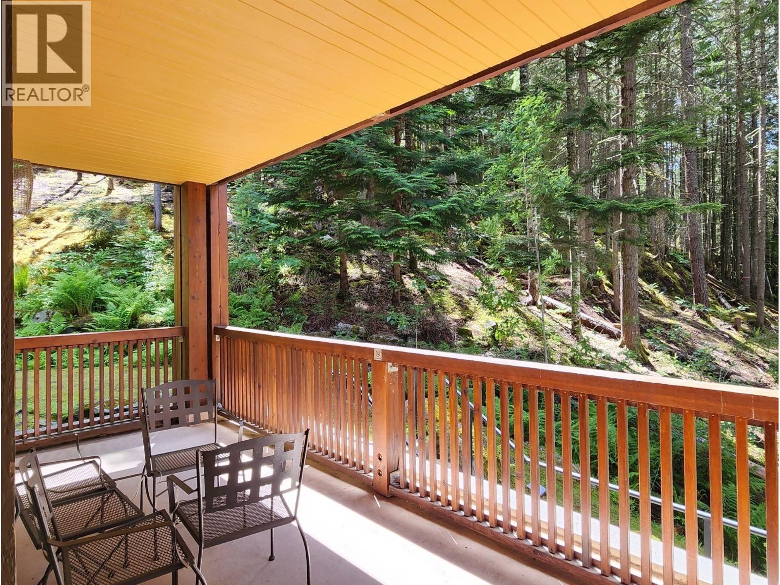 221 2202 Gondola Way, Whistler, British Columbia  V8E 0M7 - Photo 11 - R3074611