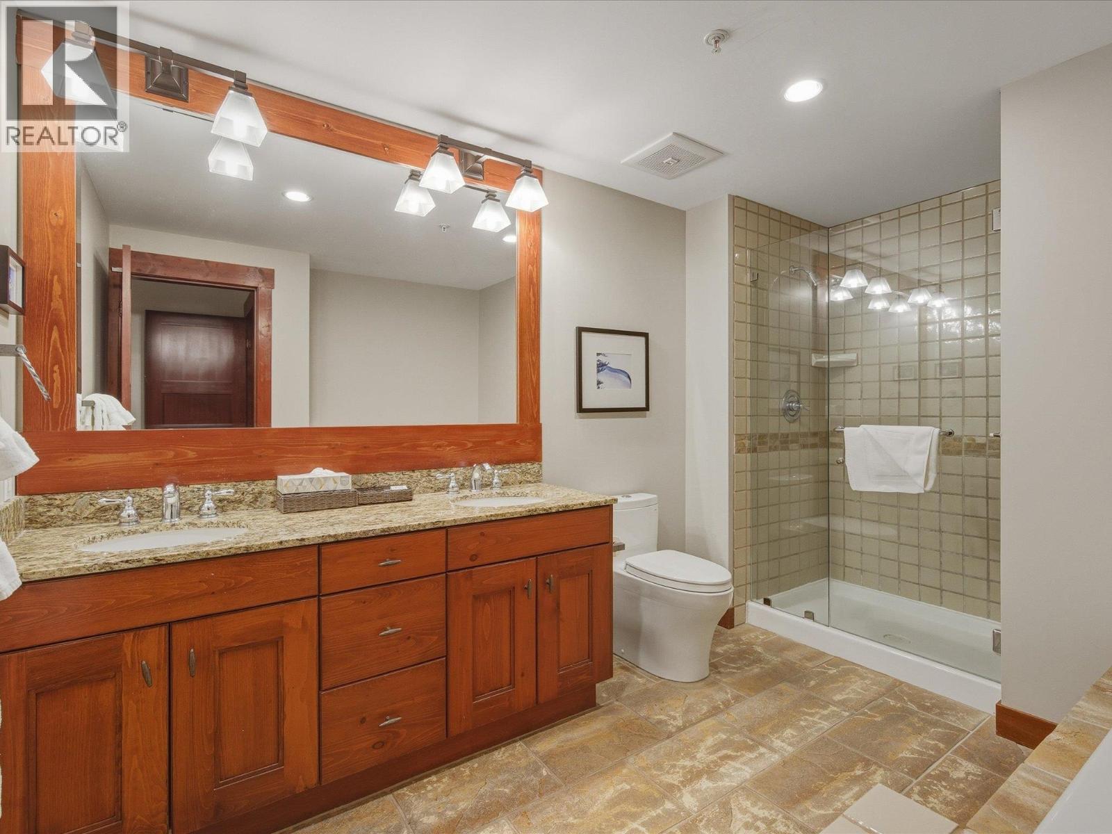 221 2202 Gondola Way, Whistler, British Columbia  V8E 0M7 - Photo 16 - R3074611