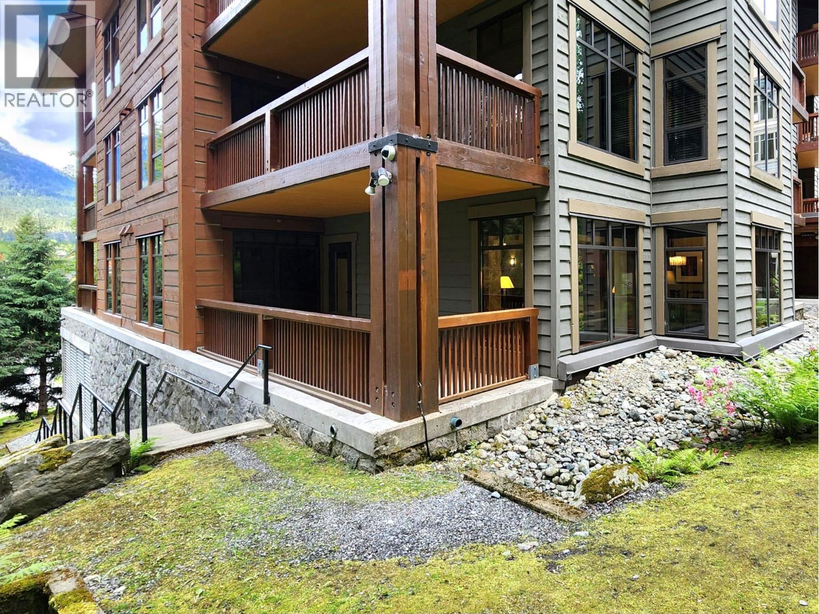 221 2202 Gondola Way, Whistler, British Columbia  V8E 0M7 - Photo 13 - R3074611