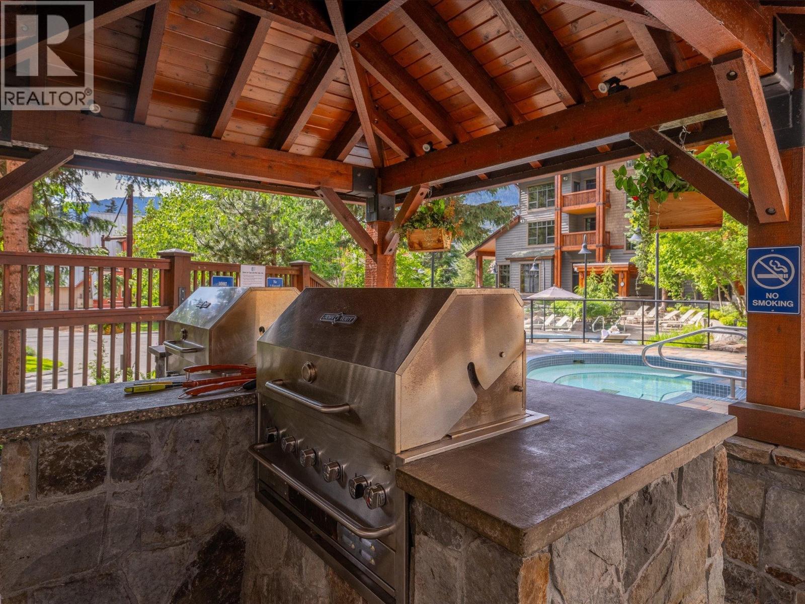 221 2202 Gondola Way, Whistler, British Columbia  V8E 0M7 - Photo 32 - R3074611