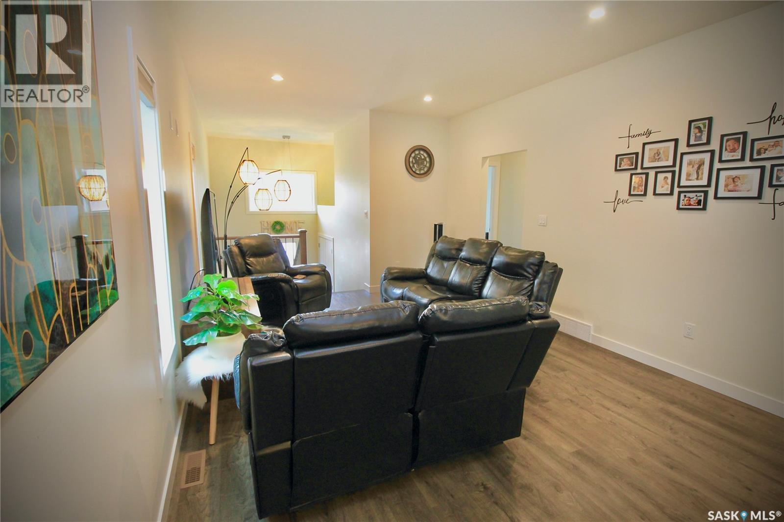 215 Thakur Street, Saskatoon, Saskatchewan S7W 1C4 - Photo 9 - SK038508