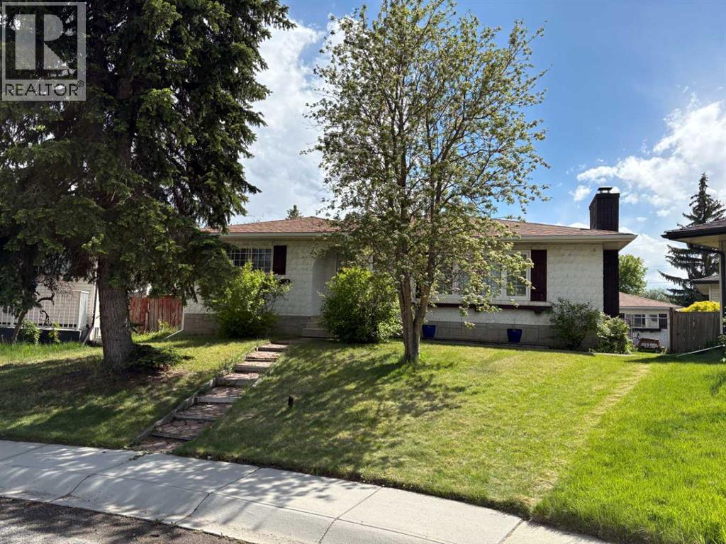 35 Penworth Place Se, Calgary, Alberta  T2A 4G4 - Photo 1 - A2288575