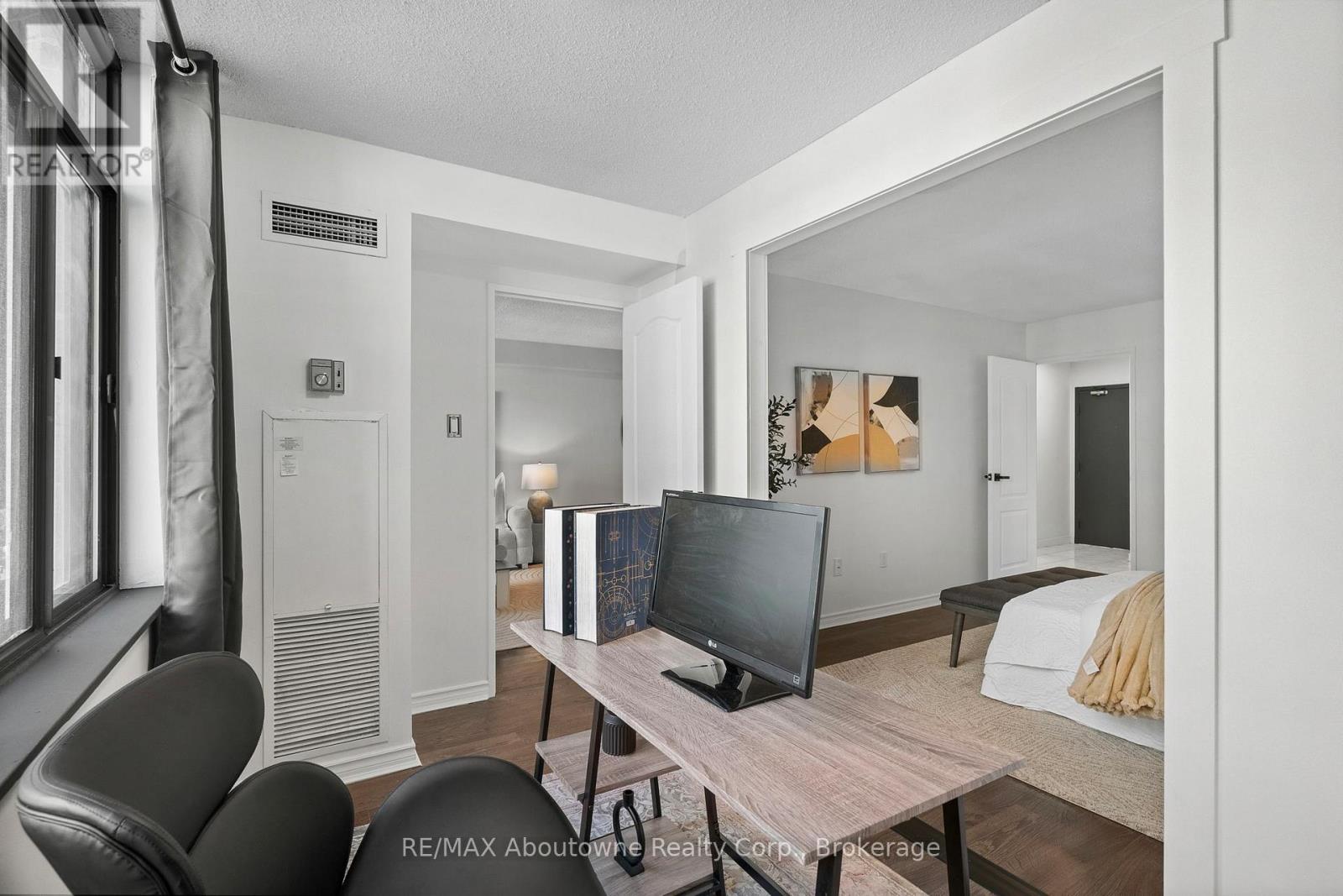 1108 - 300 Webb Drive, Mississauga, Ontario  L5B 3W3 - Photo 10 - W13411484