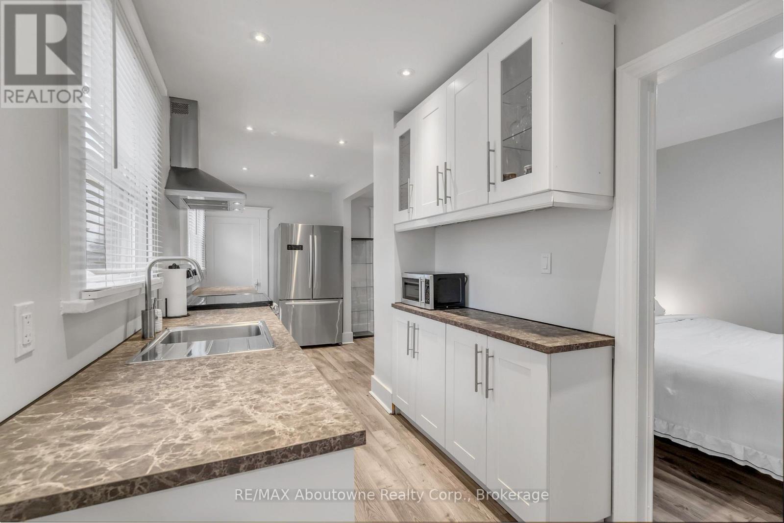 5111 Kitchener Street, Niagara Falls, Ontario  L2G 1B1 - Photo 10 - X13411482