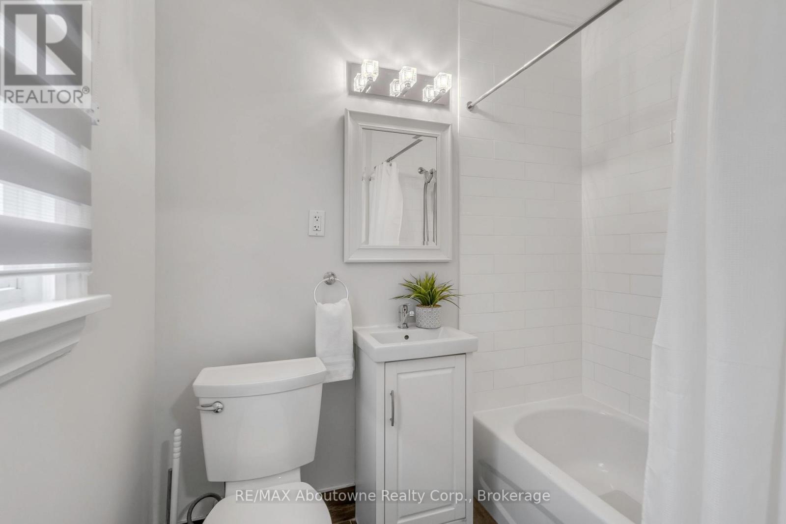 5111 Kitchener Street, Niagara Falls, Ontario  L2G 1B1 - Photo 15 - X13411482
