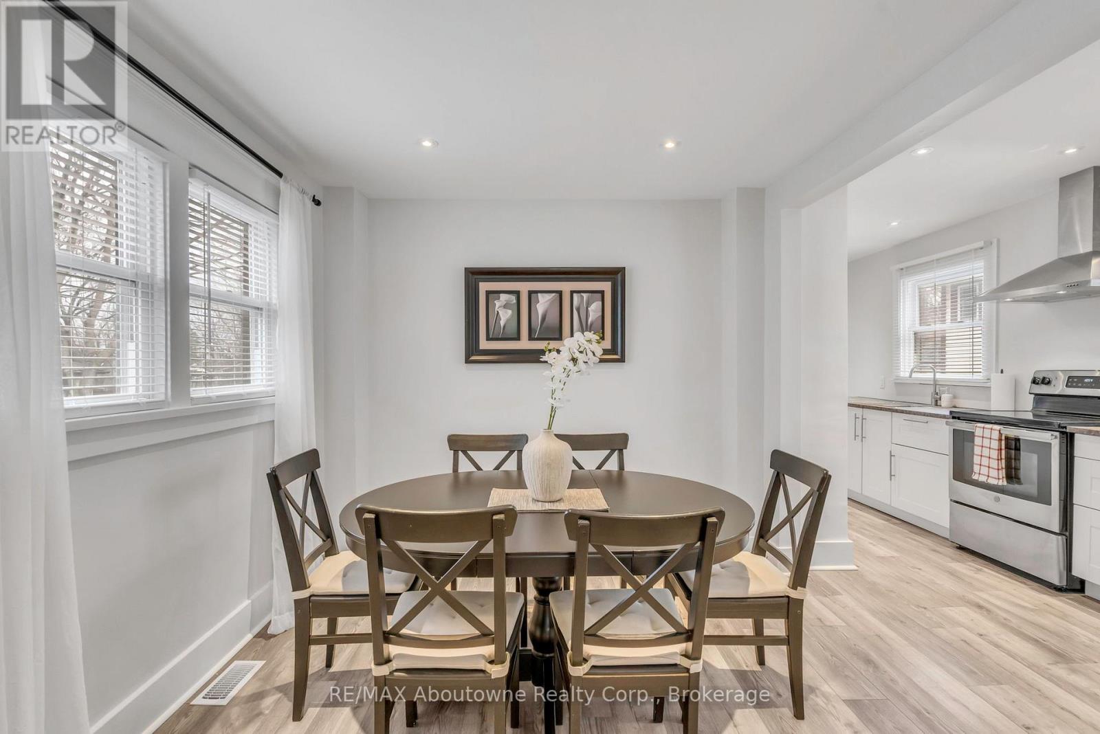 5111 Kitchener Street, Niagara Falls, Ontario  L2G 1B1 - Photo 7 - X13411482