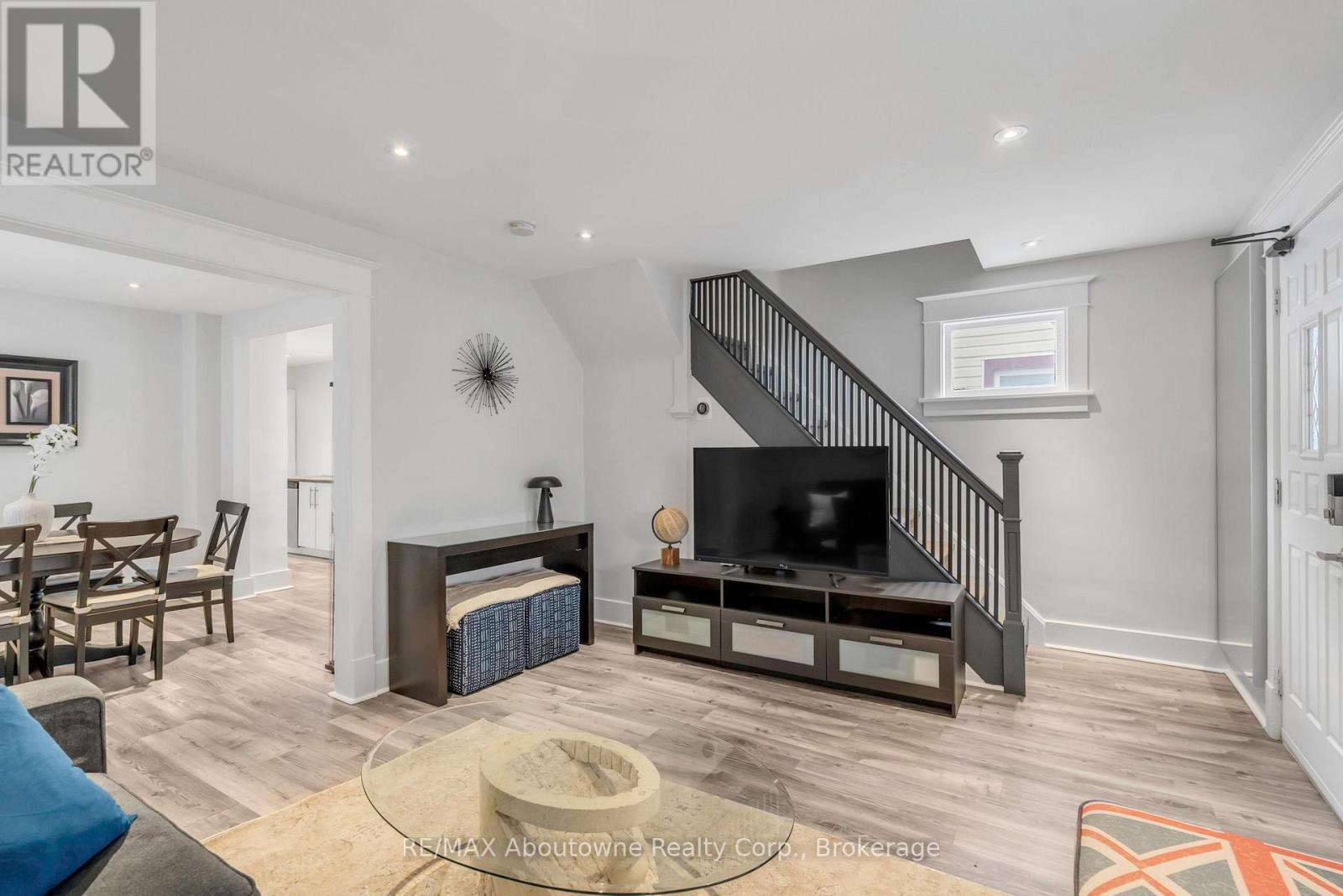 5111 Kitchener Street, Niagara Falls, Ontario  L2G 1B1 - Photo 4 - X13411486