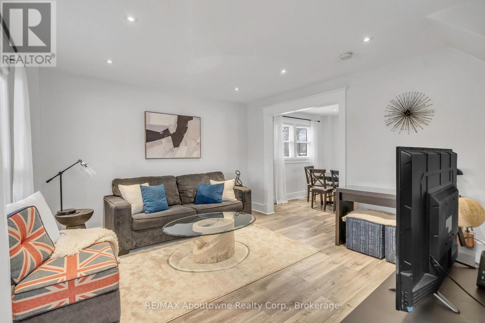 5111 Kitchener Street, Niagara Falls, Ontario  L2G 1B1 - Photo 5 - X13411486