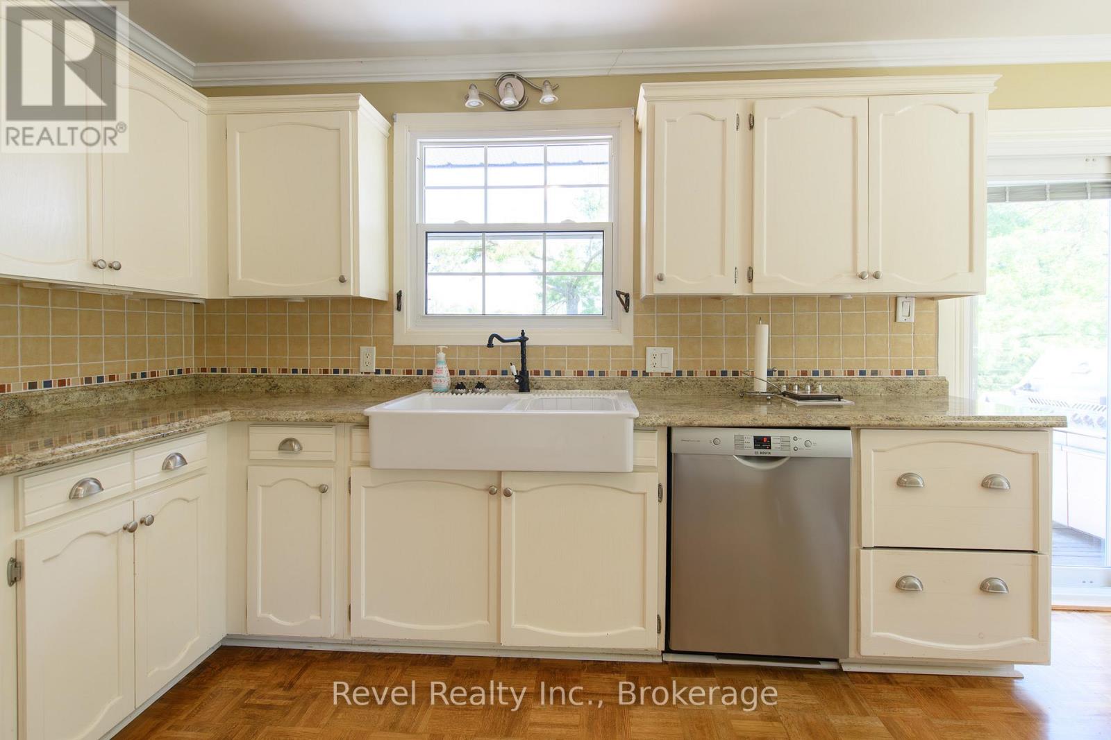 38 Station Street, Clearview, Ontario  L0M 1L0 - Photo 10 - S13411474