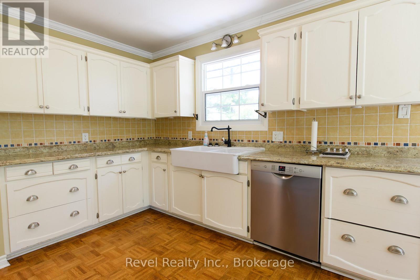 38 Station Street, Clearview, Ontario  L0M 1L0 - Photo 4 - S13411474