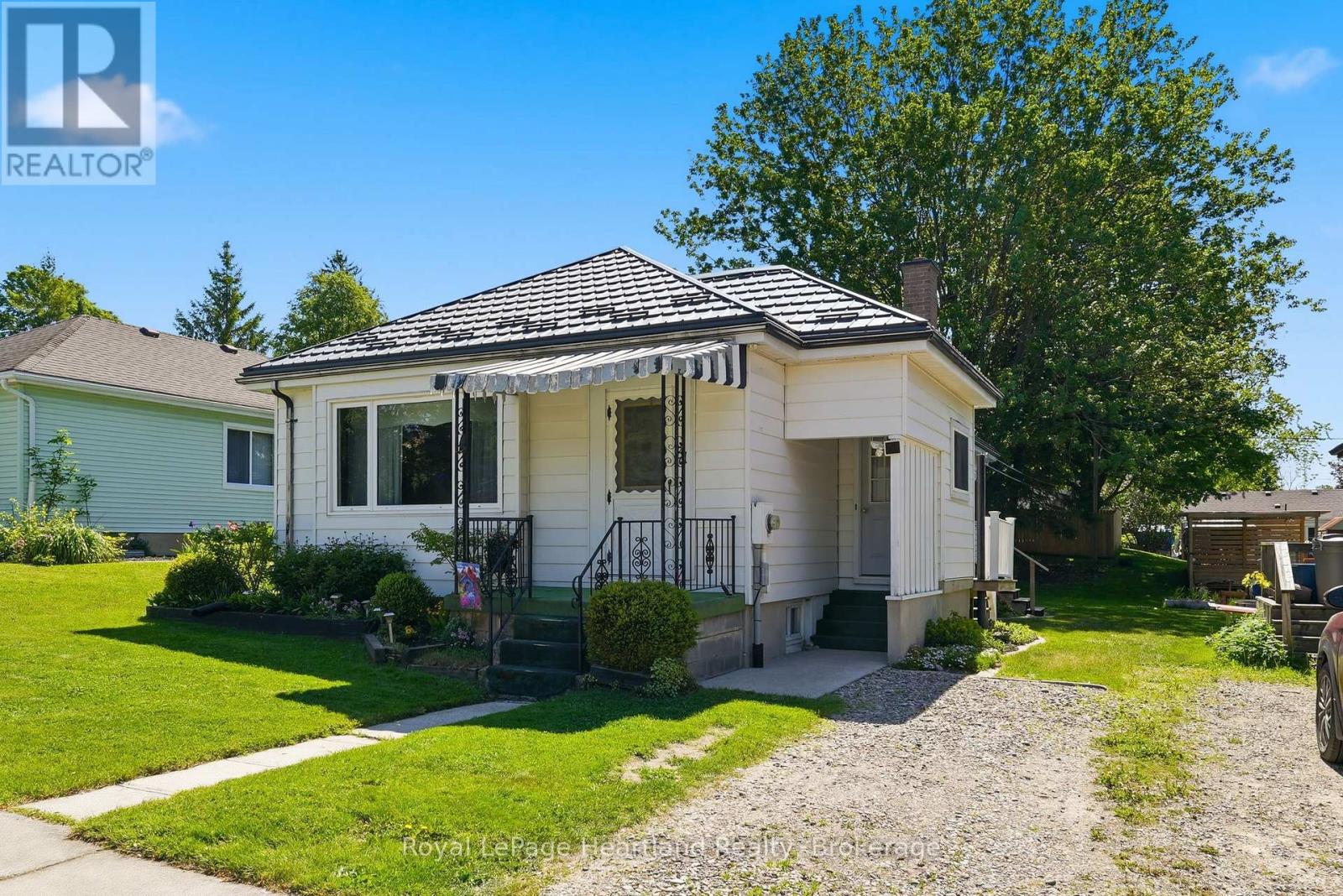 81 Catherine Street, North Huron, Ontario  N0G 2W0 - Photo 2 - X13411498