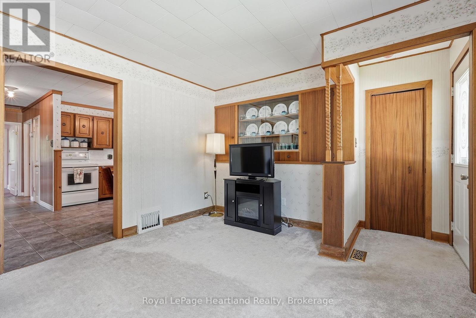 81 Catherine Street, North Huron, Ontario  N0G 2W0 - Photo 6 - X13411498