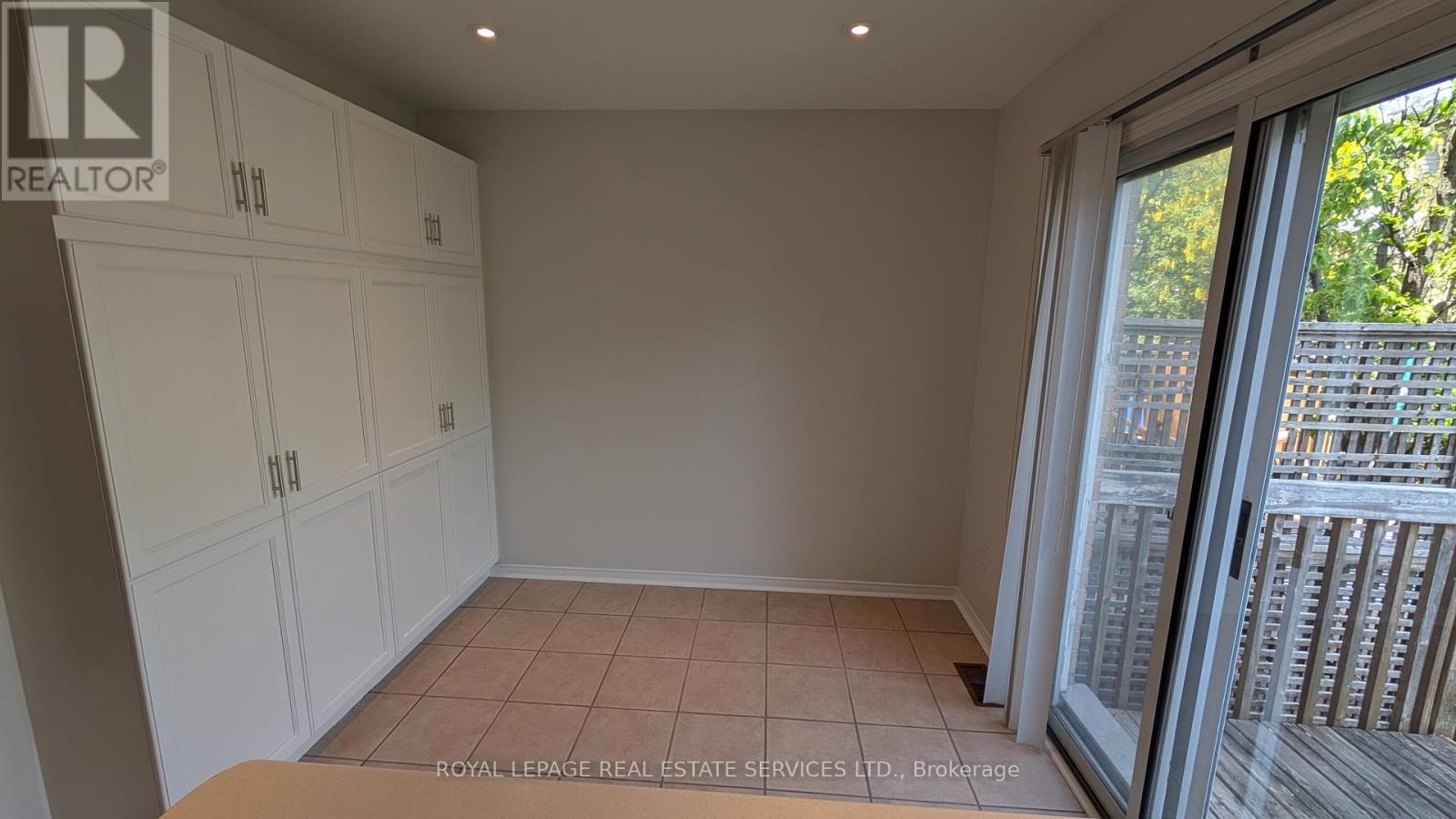 2 - 19 Skeens Lane, Toronto, Ontario  M8W 4Z5 - Photo 11 - W13410466
