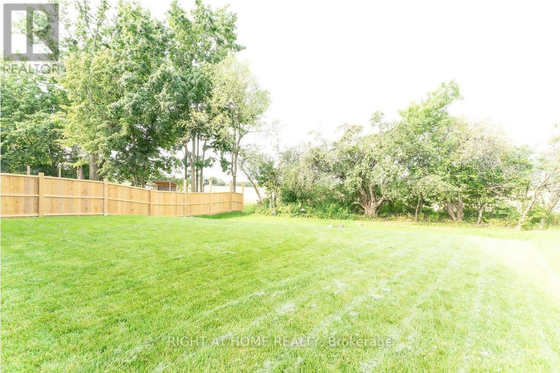 42 Forsyth Crescent, Barrie, Ontario  L4N 7T4 - Photo 2 - S13411512