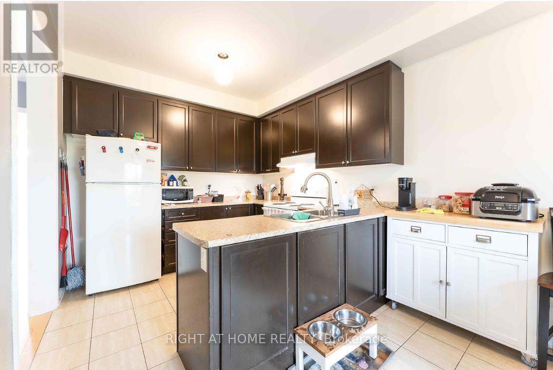 42 Forsyth Crescent, Barrie, Ontario  L4N 7T4 - Photo 6 - S13411512