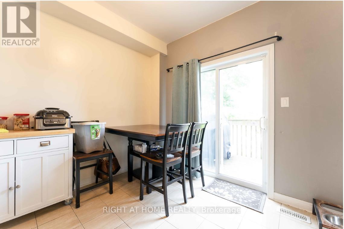 42 Forsyth Crescent, Barrie, Ontario  L4N 7T4 - Photo 7 - S13411512