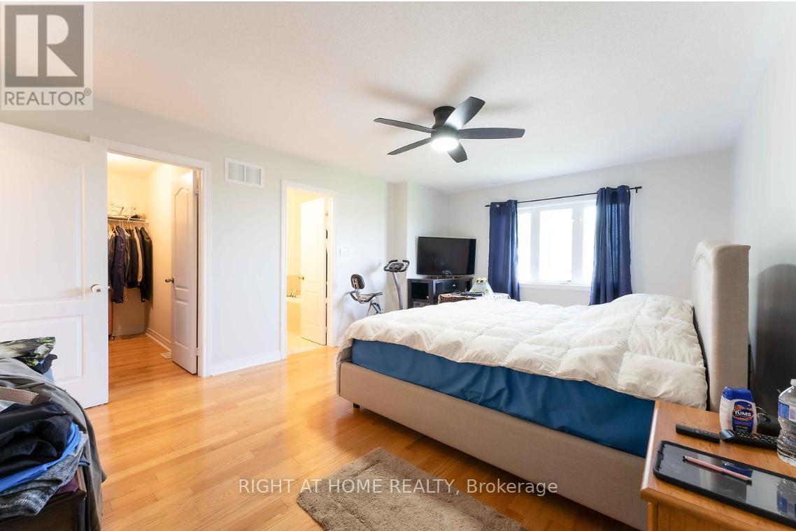 42 Forsyth Crescent, Barrie, Ontario  L4N 7T4 - Photo 8 - S13411512