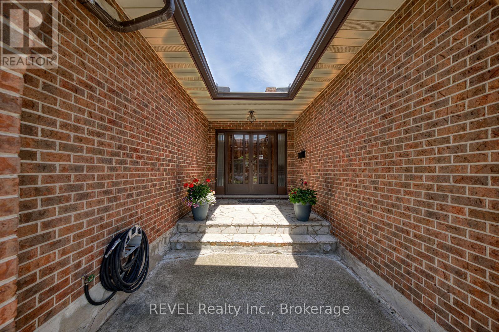 2795 Solar Crescent, Niagara Falls, Ontario  L2J 4A8 - Photo 4 - X13411548