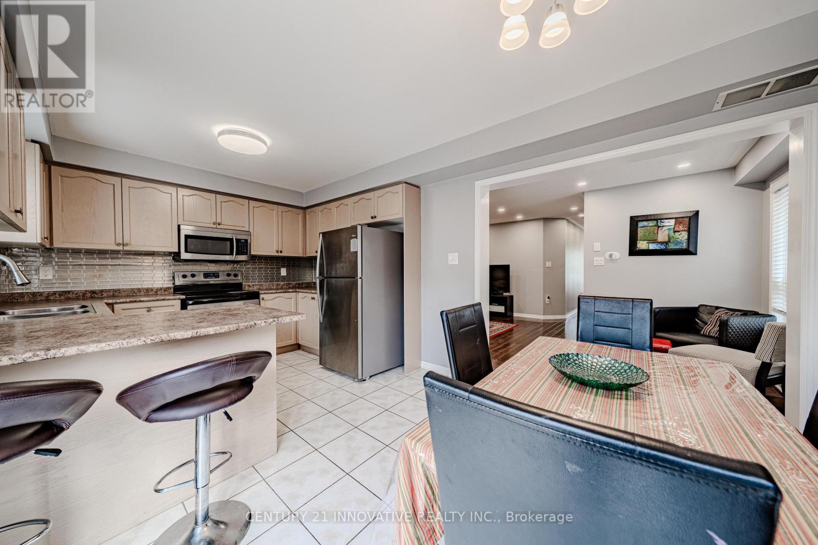 Upper - 28 Samandria Avenue, Whitby, Ontario  L1R 2Z7 - Photo 16 - E13411524