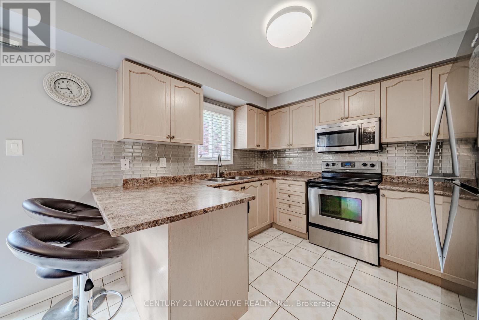 Upper - 28 Samandria Avenue, Whitby, Ontario  L1R 2Z7 - Photo 17 - E13411524