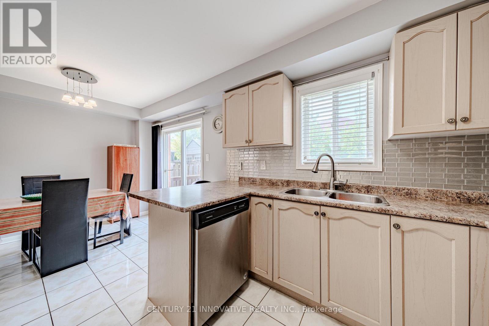 Upper - 28 Samandria Avenue, Whitby, Ontario  L1R 2Z7 - Photo 19 - E13411524