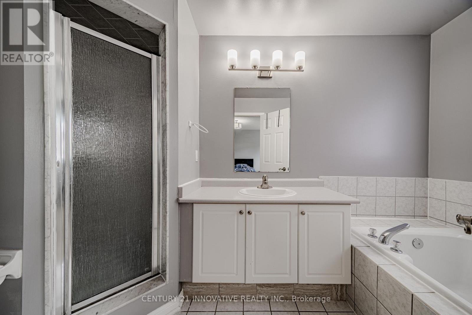 Upper - 28 Samandria Avenue, Whitby, Ontario  L1R 2Z7 - Photo 32 - E13411524