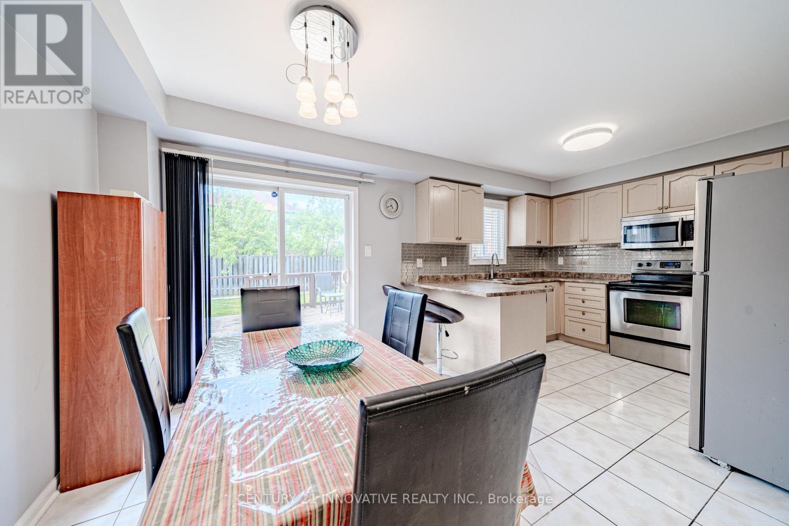 Upper - 28 Samandria Avenue, Whitby, Ontario  L1R 2Z7 - Photo 4 - E13411524