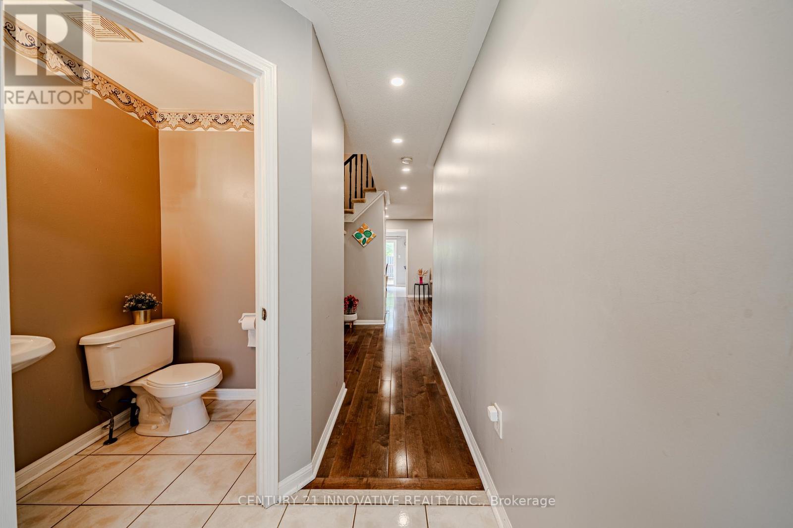 Upper - 28 Samandria Avenue, Whitby, Ontario  L1R 2Z7 - Photo 8 - E13411524