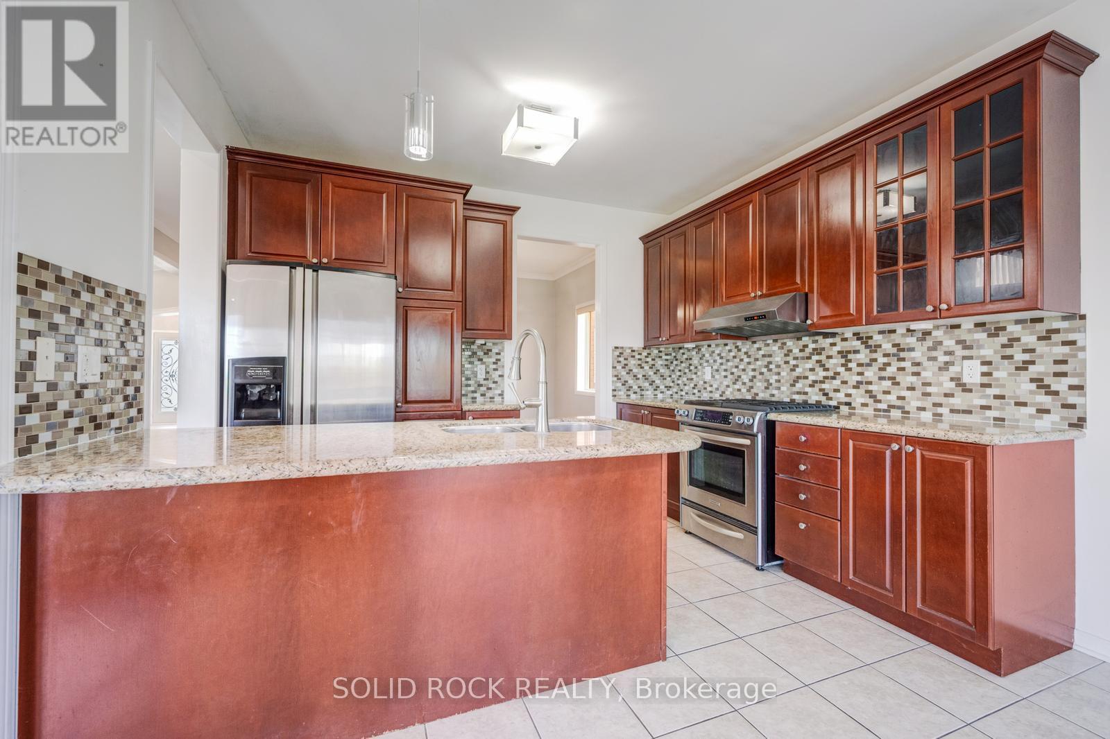 15 Roundstone Drive, Brampton, Ontario  L6X 0K7 - Photo 10 - W13411532