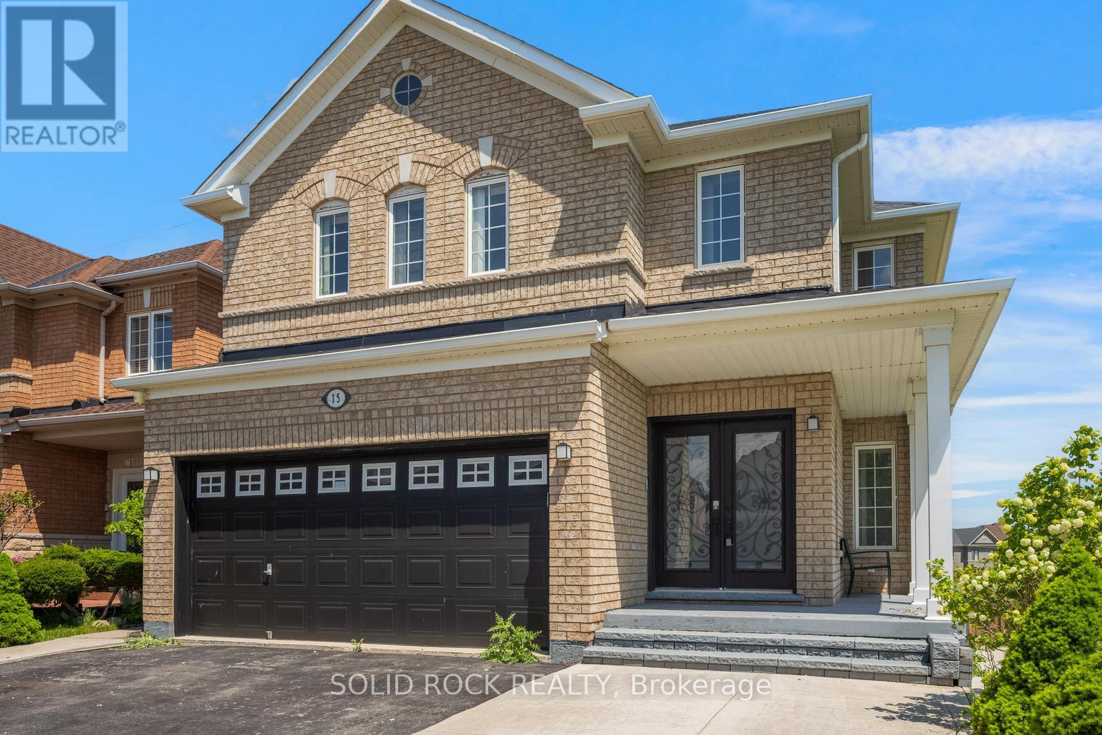 15 Roundstone Drive, Brampton, Ontario  L6X 0K7 - Photo 2 - W13411532