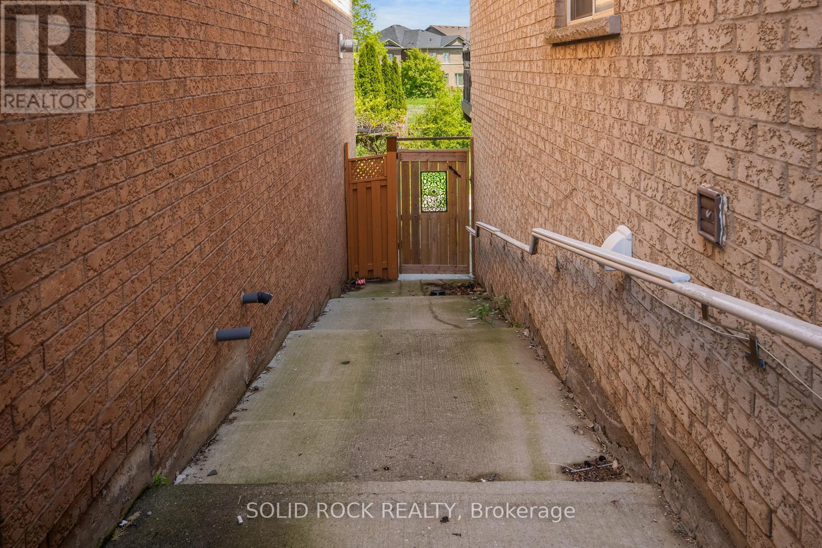 15 Roundstone Drive, Brampton, Ontario  L6X 0K7 - Photo 38 - W13411532