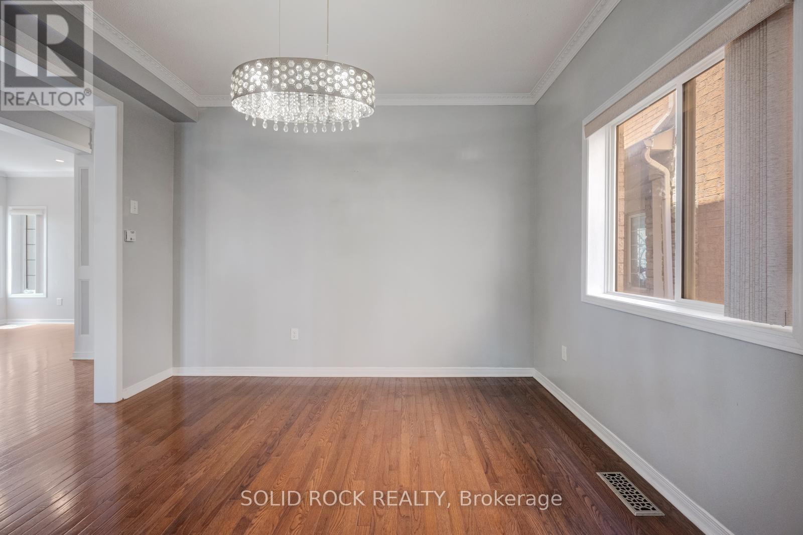15 Roundstone Drive, Brampton, Ontario  L6X 0K7 - Photo 7 - W13411532