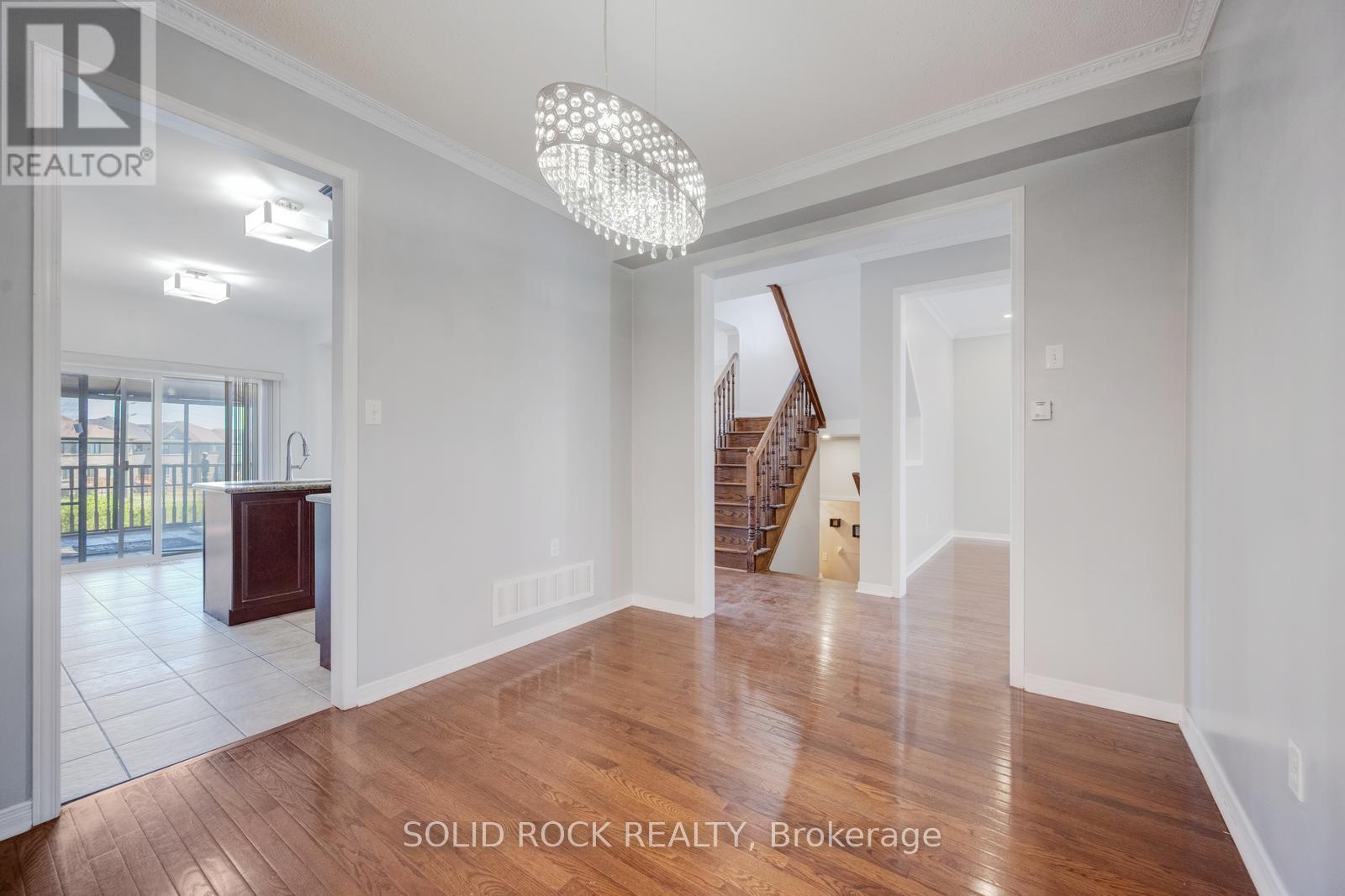 15 Roundstone Drive, Brampton, Ontario  L6X 0K7 - Photo 9 - W13411532