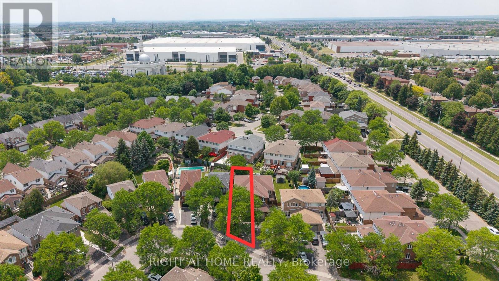 93 Townley Crescent, Brampton, Ontario  L6Z 4T1 - Photo 3 - W13411536