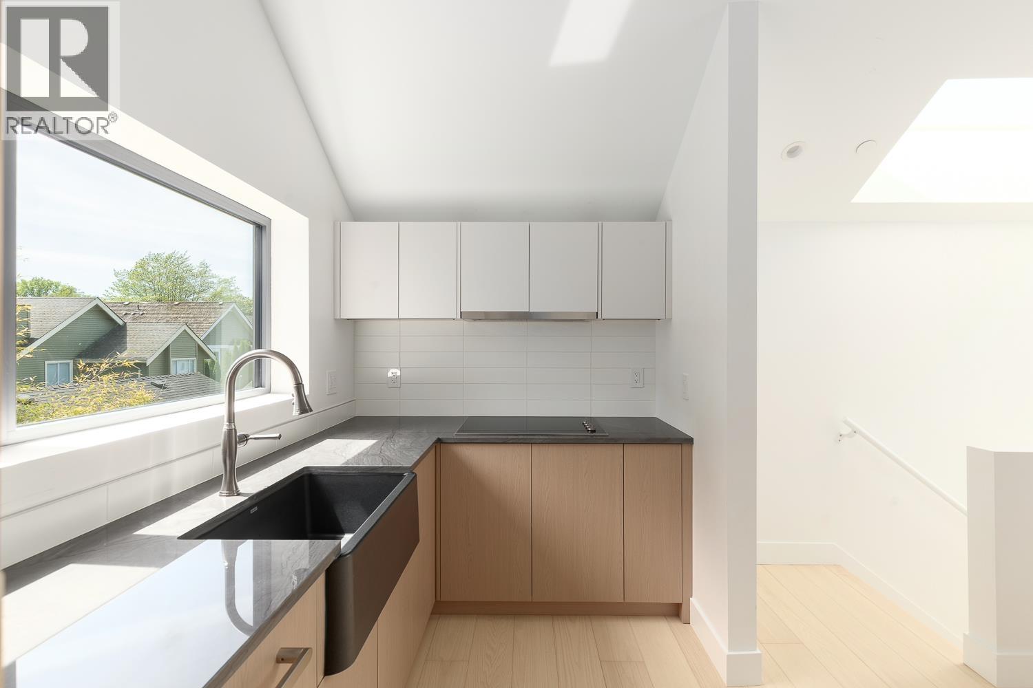 22 W 14th Avenue, Vancouver, British Columbia  V0V 0V0 - Photo 5 - R3090607