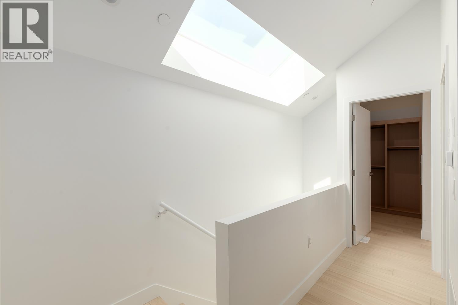 22 W 14th Avenue, Vancouver, British Columbia  V0V 0V0 - Photo 8 - R3090607