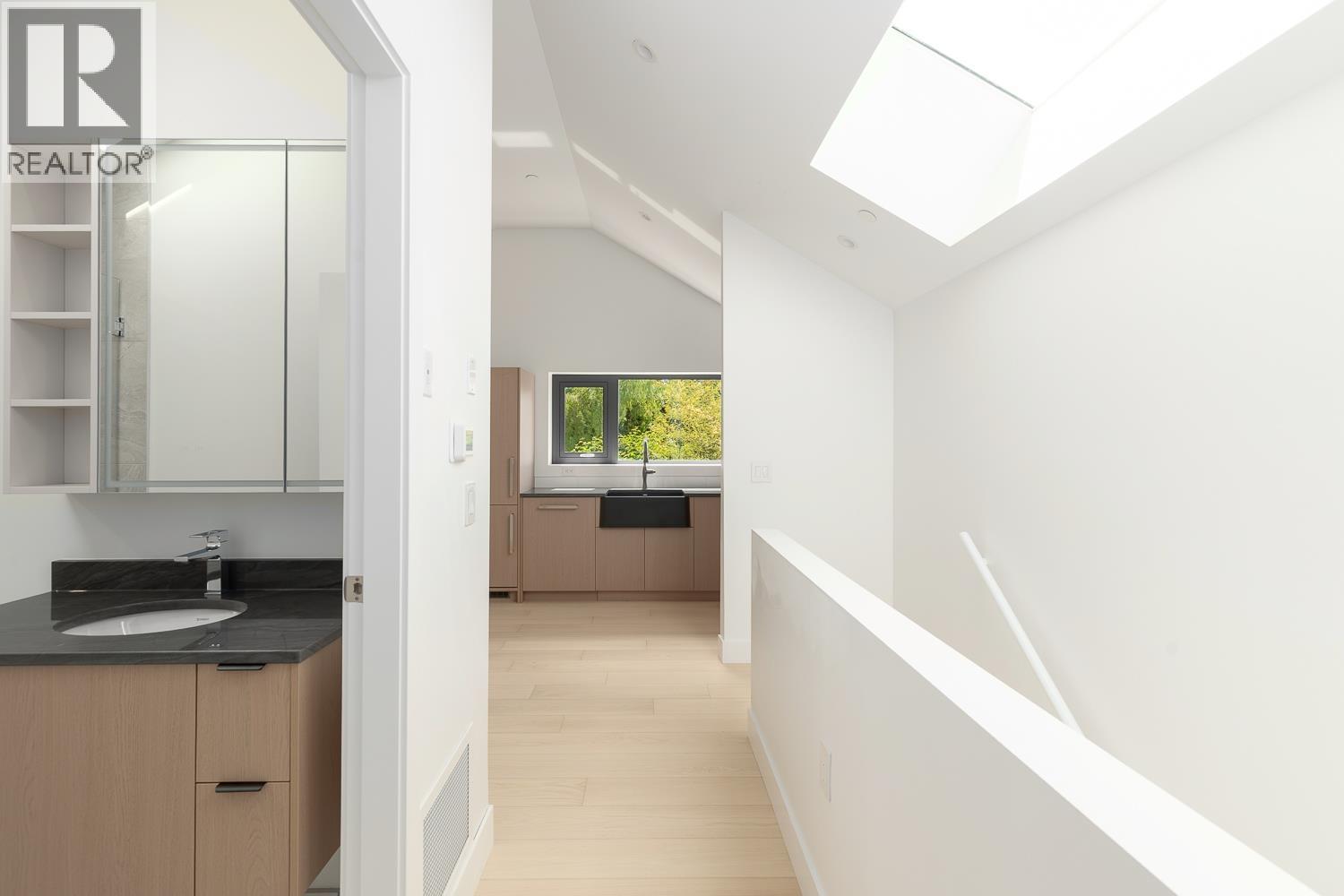 22 W 14th Avenue, Vancouver, British Columbia  V0V 0V0 - Photo 10 - R3090607