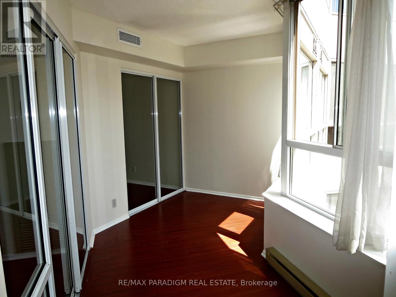 1903 - 717 Bay Street, Toronto, Ontario  M5G 2J9 - Photo 17 - C13411556