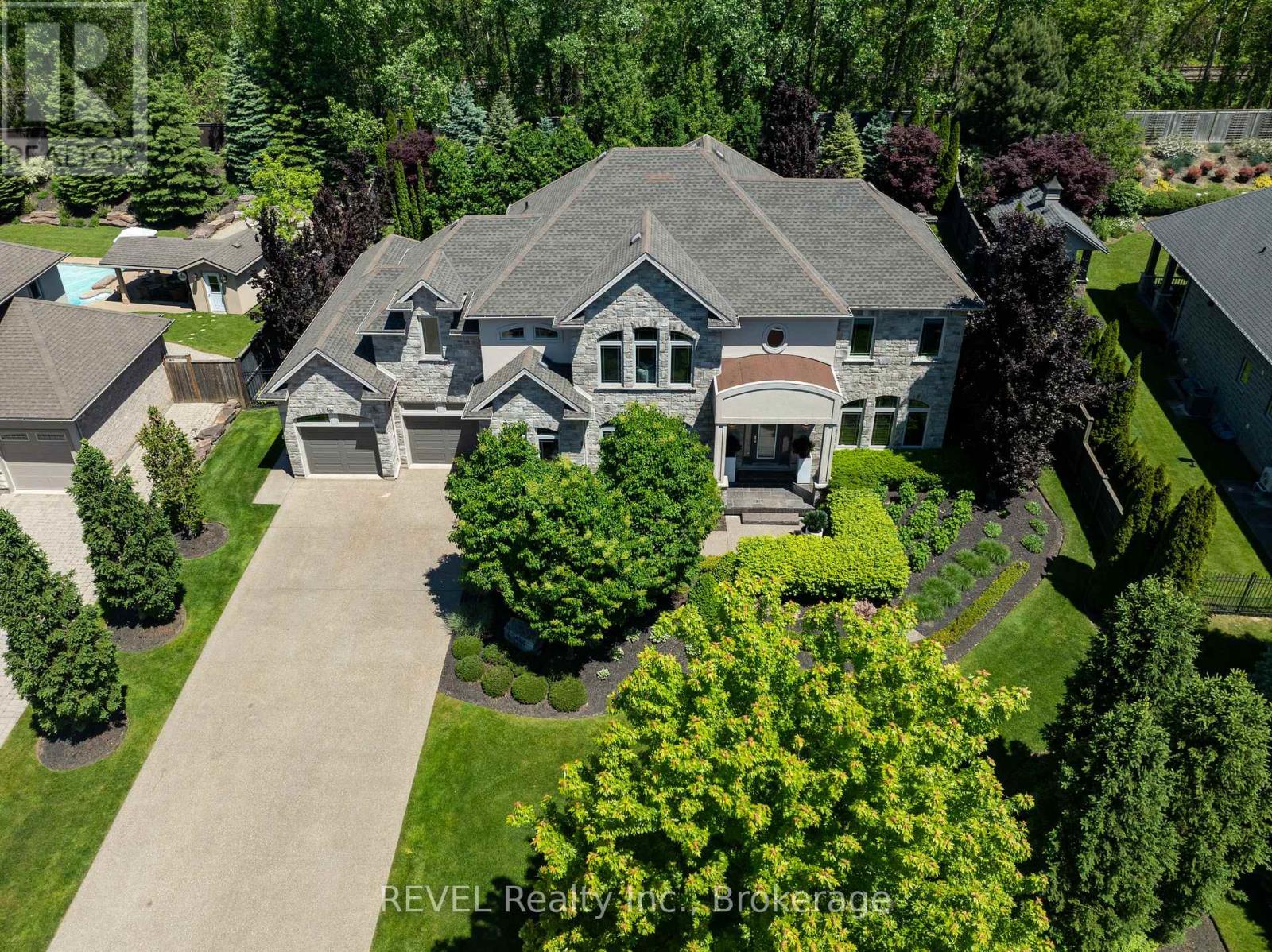 6745 Domenic Crescent, Niagara Falls, Ontario  L2J 4L5 - Photo 2 - X13411586