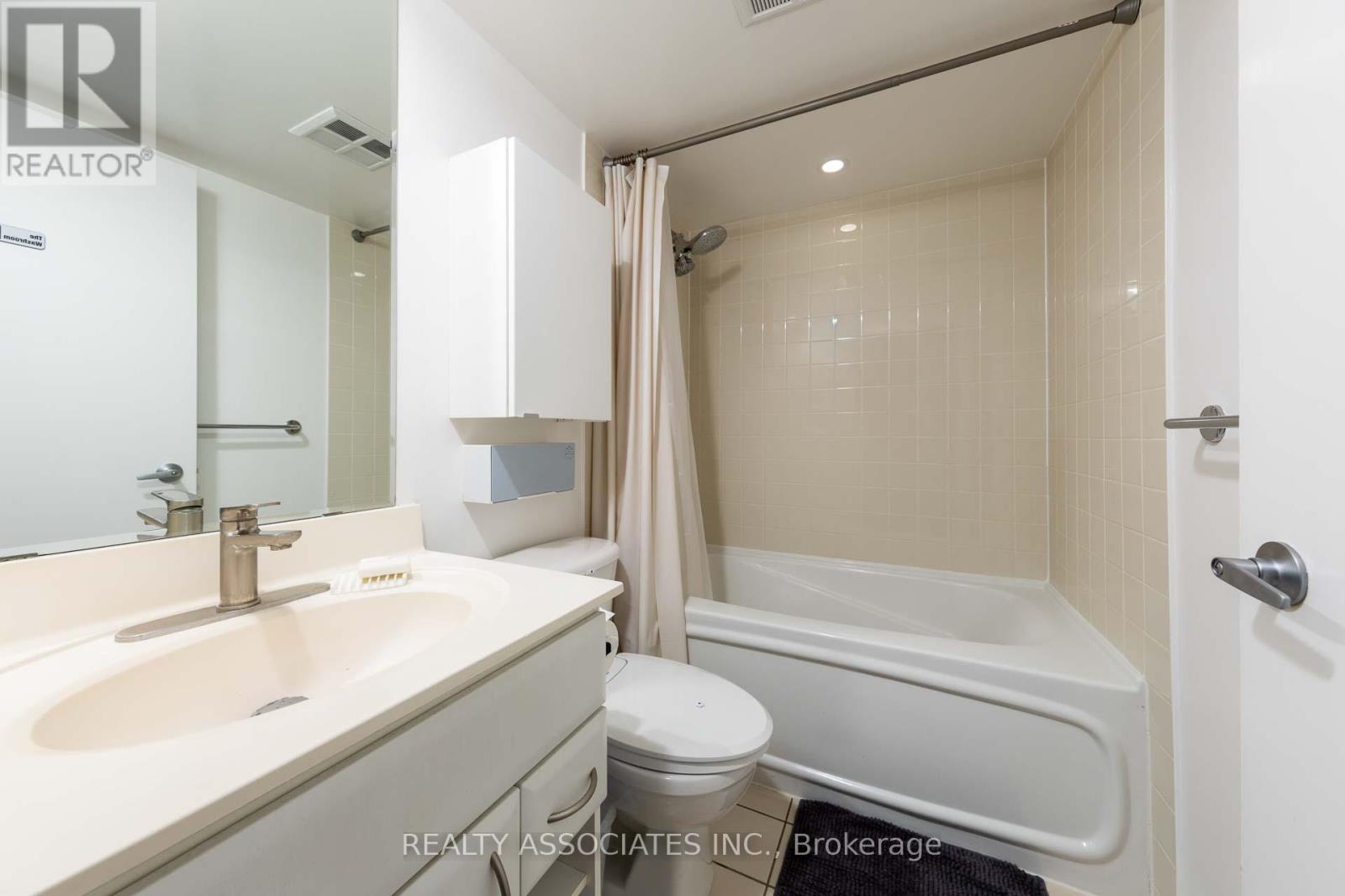 2501 - 36 Lee Centre Drive, Toronto, Ontario  M1H 3K2 - Photo 19 - E13411570
