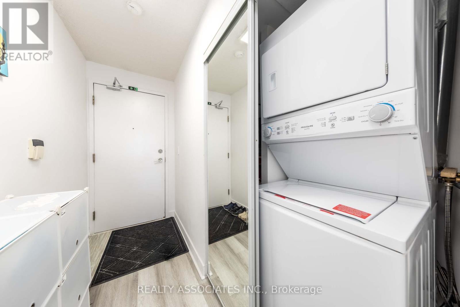 2501 - 36 Lee Centre Drive, Toronto, Ontario  M1H 3K2 - Photo 4 - E13411570