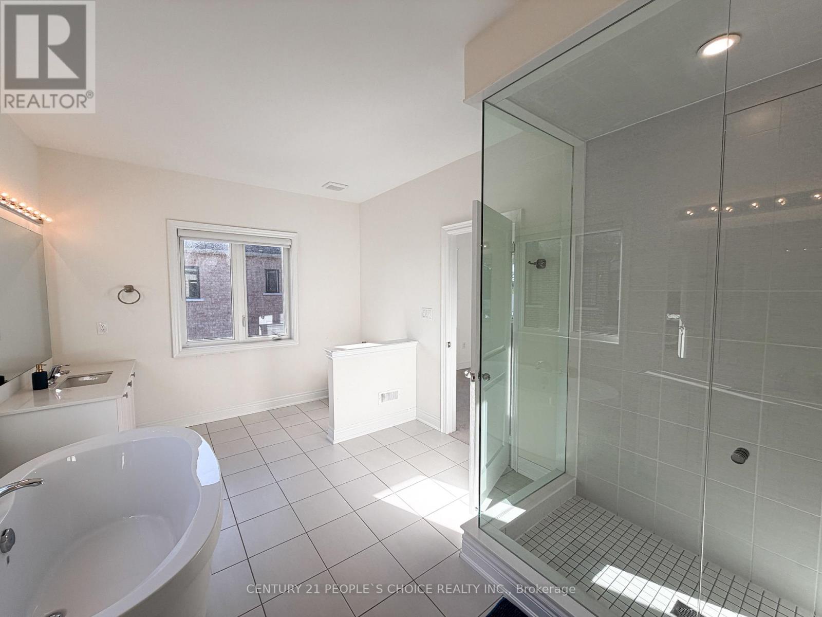 64 Coldwell Bay Circle, Vaughan, Ontario  L4H 5E9 - Photo 46 - N13249688