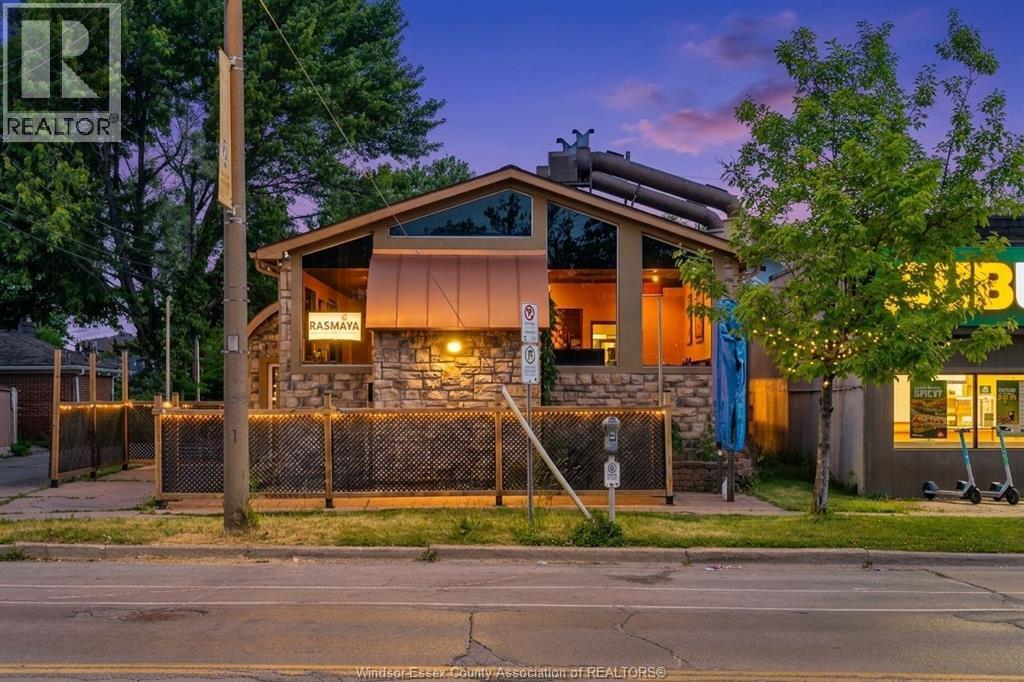 2438-2440 UNIVERSITY AVENUE West, Windsor, Ontario