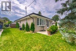61 Dauw Avenue, Wallaceburg, Ontario  N8A 3N3 - Photo 3 - 26013350