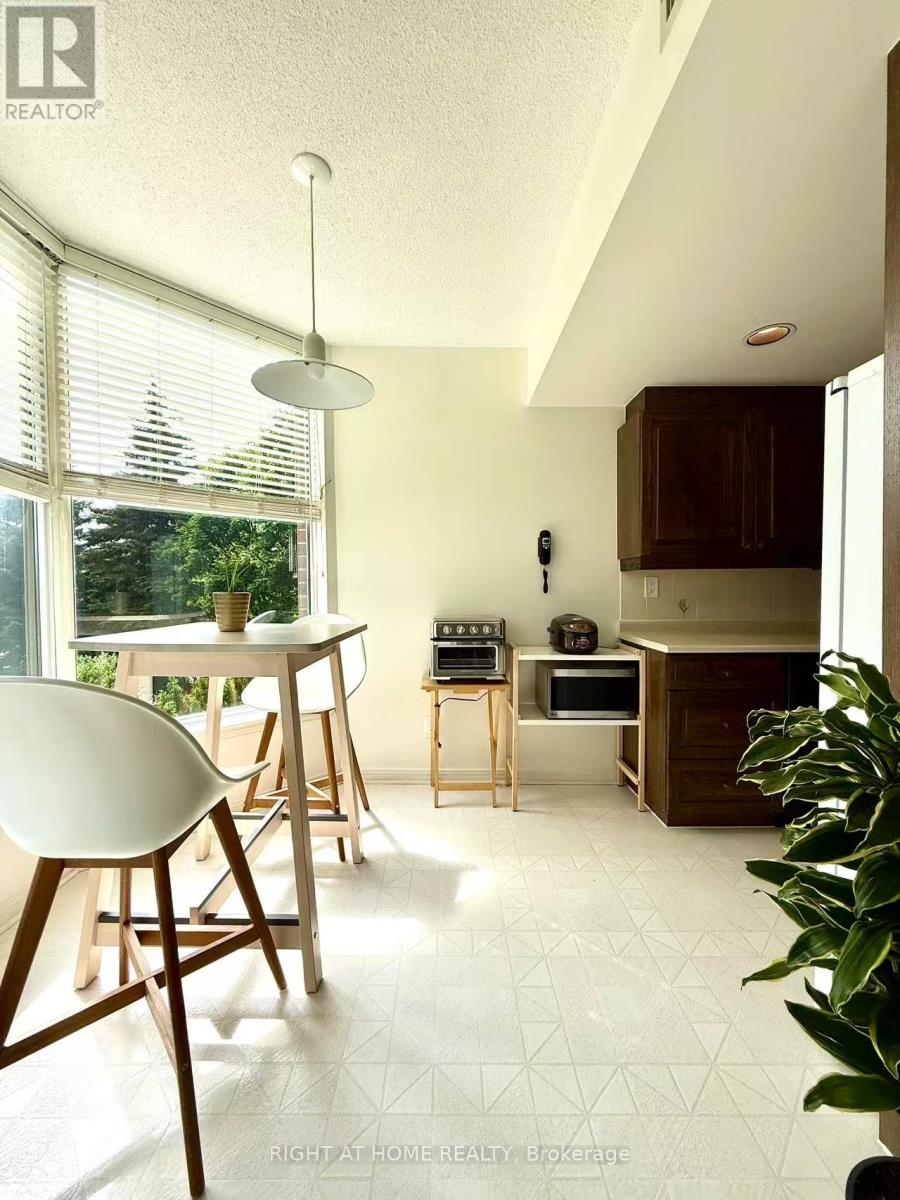 301 - 1901 Pilgrims Way, Oakville, Ontario  L6M 2W9 - Photo 15 - W13411156