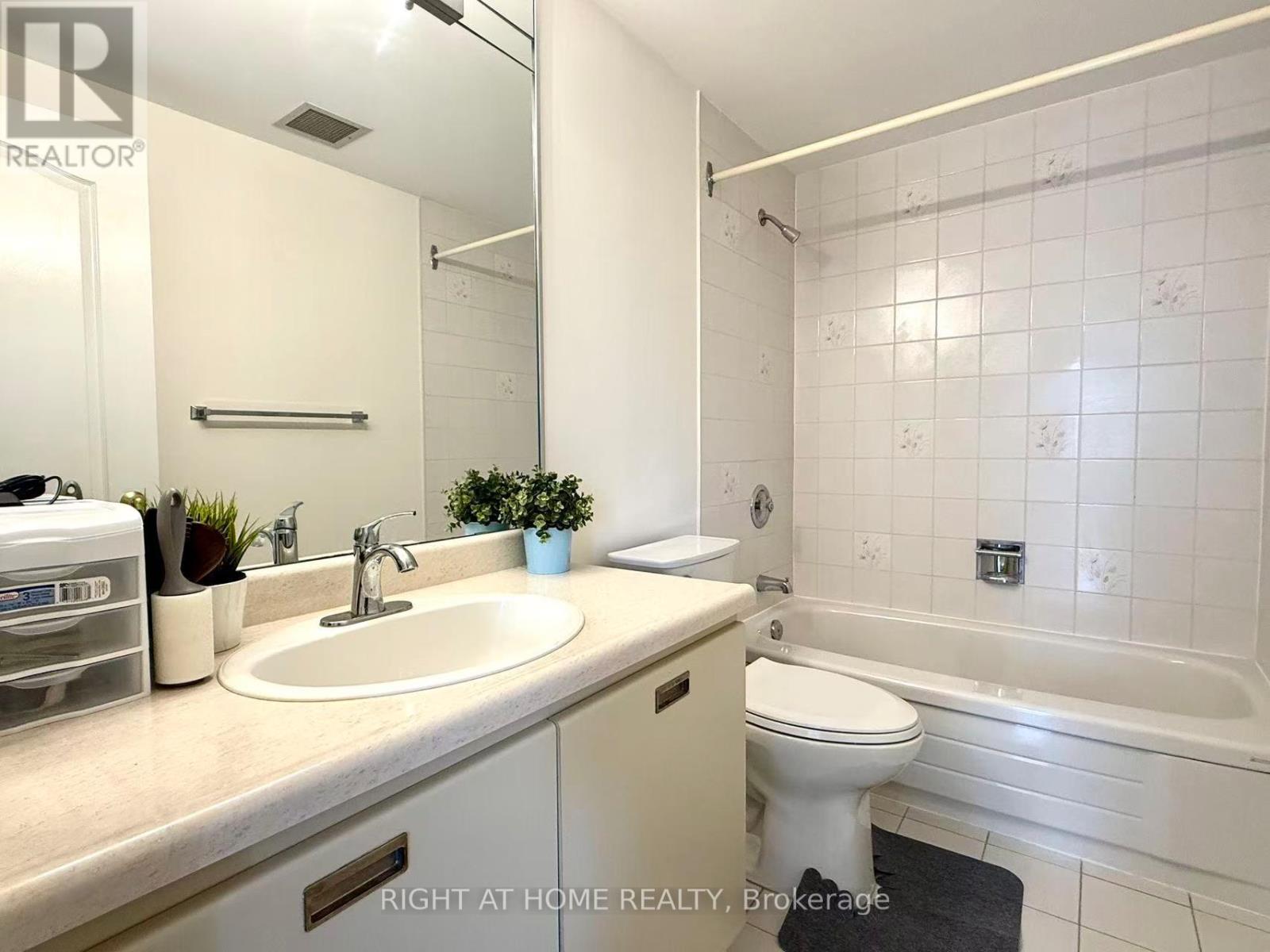 301 - 1901 Pilgrims Way, Oakville, Ontario  L6M 2W9 - Photo 26 - W13411156