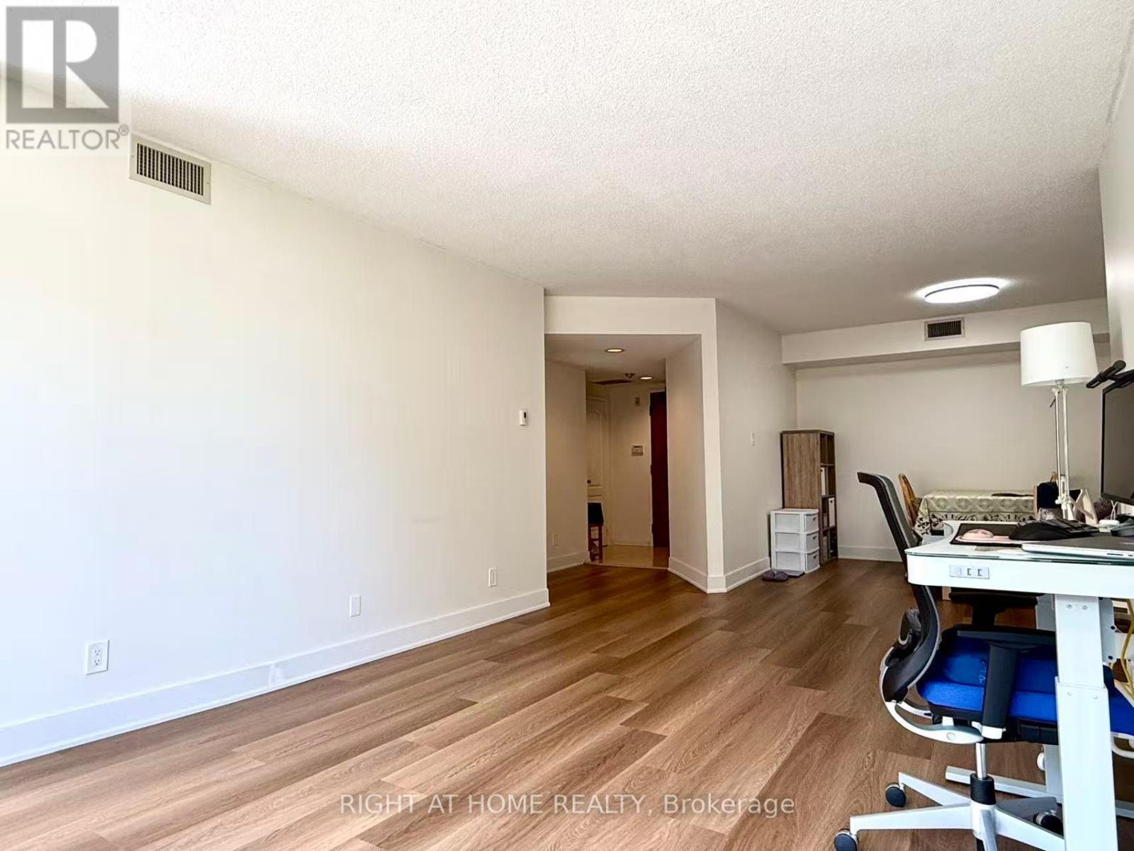 301 - 1901 Pilgrims Way, Oakville, Ontario  L6M 2W9 - Photo 5 - W13411156