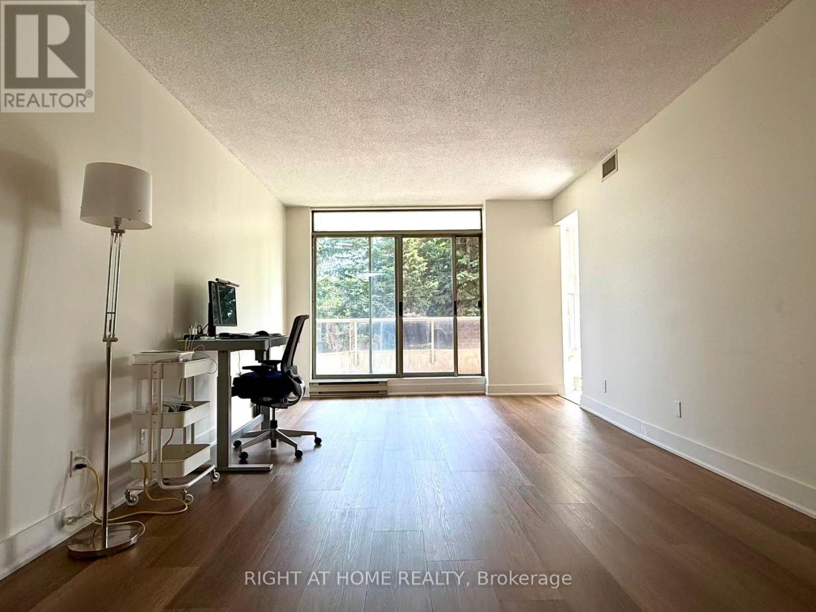 301 - 1901 Pilgrims Way, Oakville, Ontario  L6M 2W9 - Photo 3 - W13411156